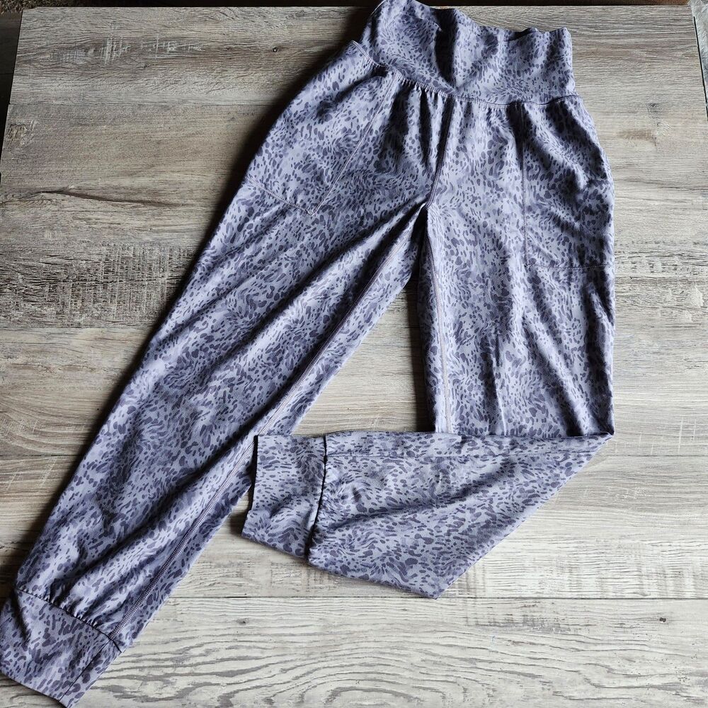 (XS) Athleta Salutation Printed Jogger